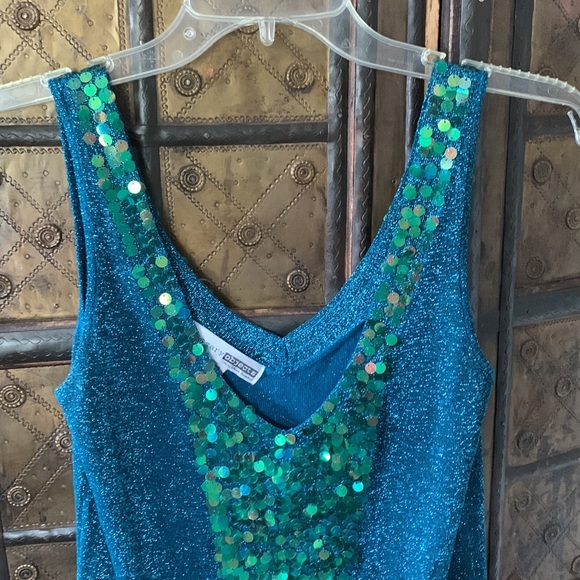 Necessary Objects Mermaid sequin blue metallic tank top M - Picture 2 of 6